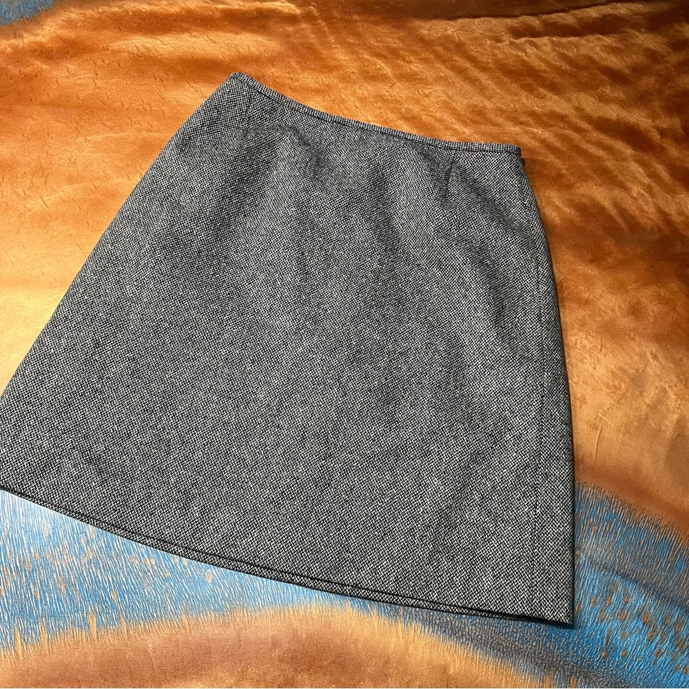 Eddie Bauer Wool Silk blend Tweed brown skirt size 6P